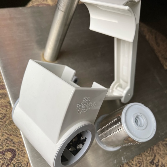 Pampered Chef Cheese Grater - Picture 2 of 4